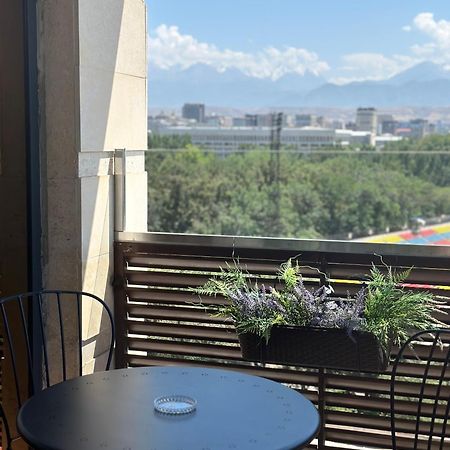 Logvinenko Apartment Bișkek Exterior foto